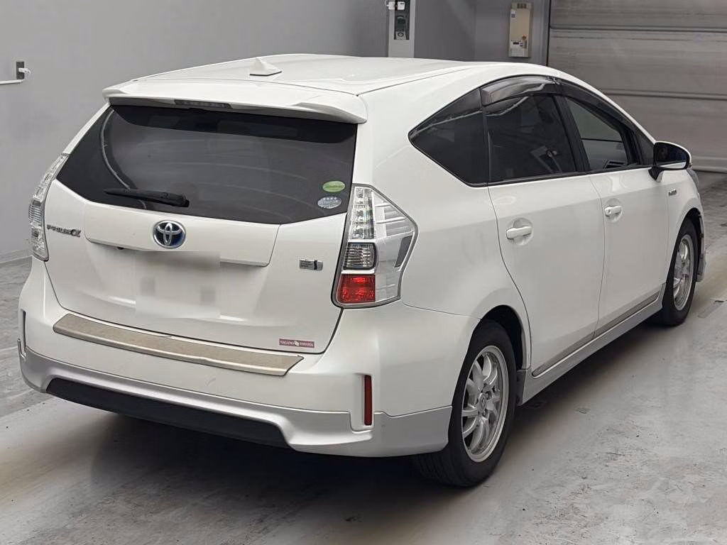 TOYOTA PRIUS ALPHA