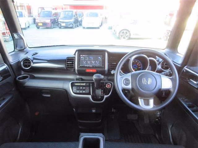 HONDA N-BOX