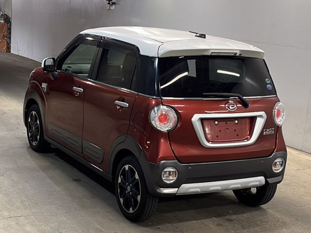 DAIHATSU CAST