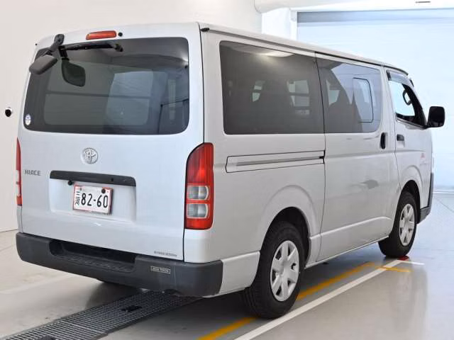 TOYOTA REGIUS ACE