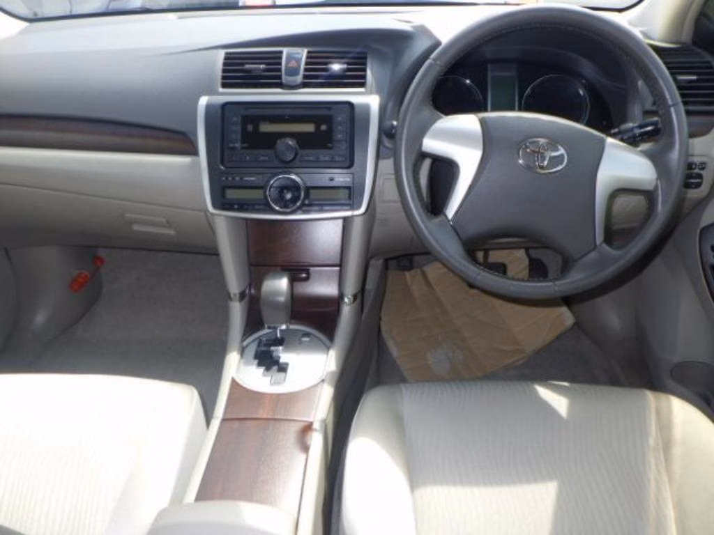 TOYOTA PREMIO
