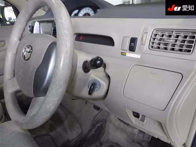 TOYOTA RAUM