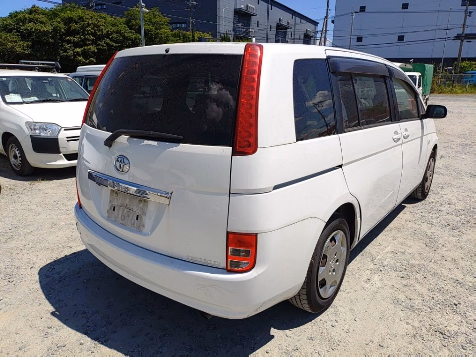 TOYOTA ISIS