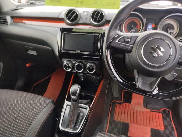 SUZUKI SWIFT