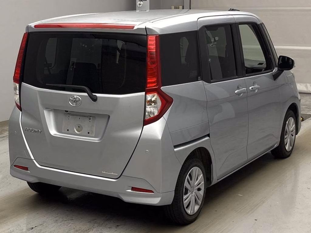 TOYOTA ROOMY