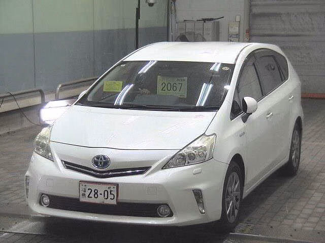 TOYOTA PRIUS ALPHA
