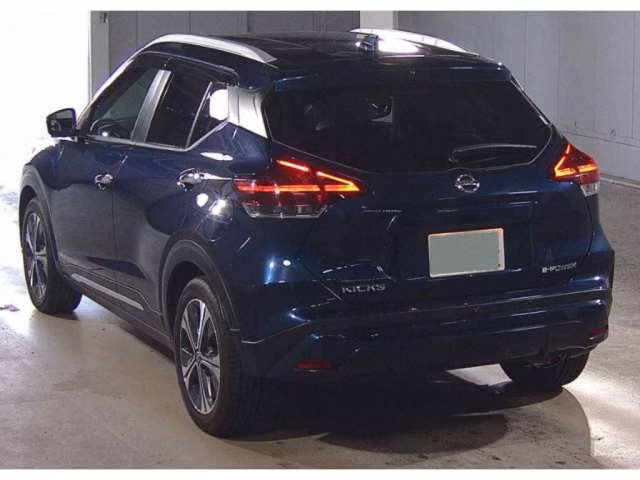 NISSAN KICKS