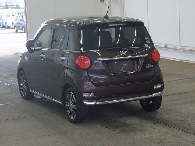 DAIHATSU CAST