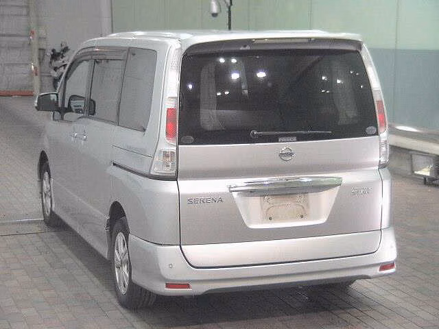 NISSAN SERENA
