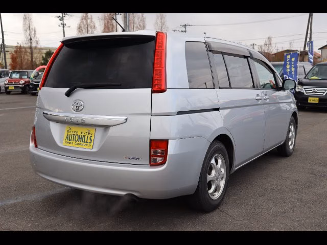 TOYOTA ISIS