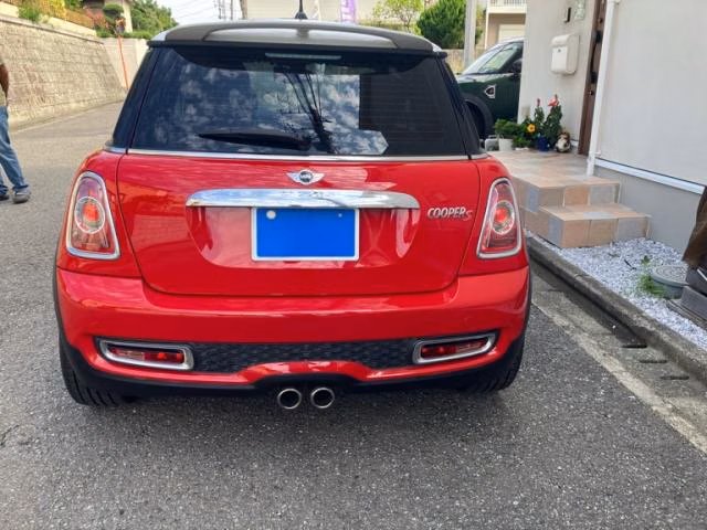 MINI HATCH