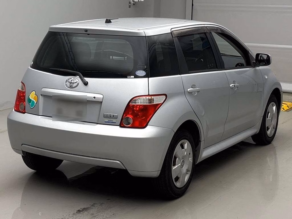TOYOTA IST