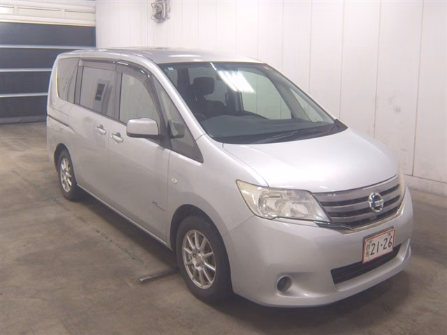 NISSAN SERENA