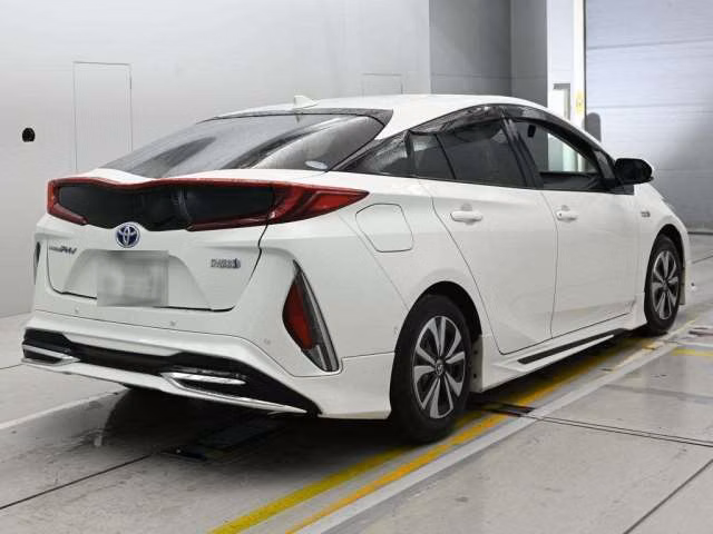 TOYOTA PRIUS PHV