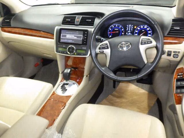 TOYOTA PREMIO