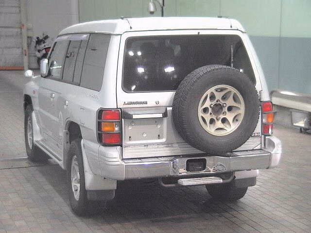 MITSUBISHI PAJERO