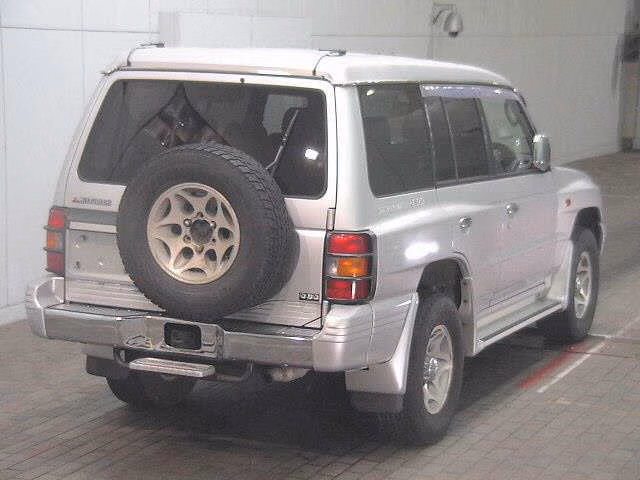 MITSUBISHI PAJERO