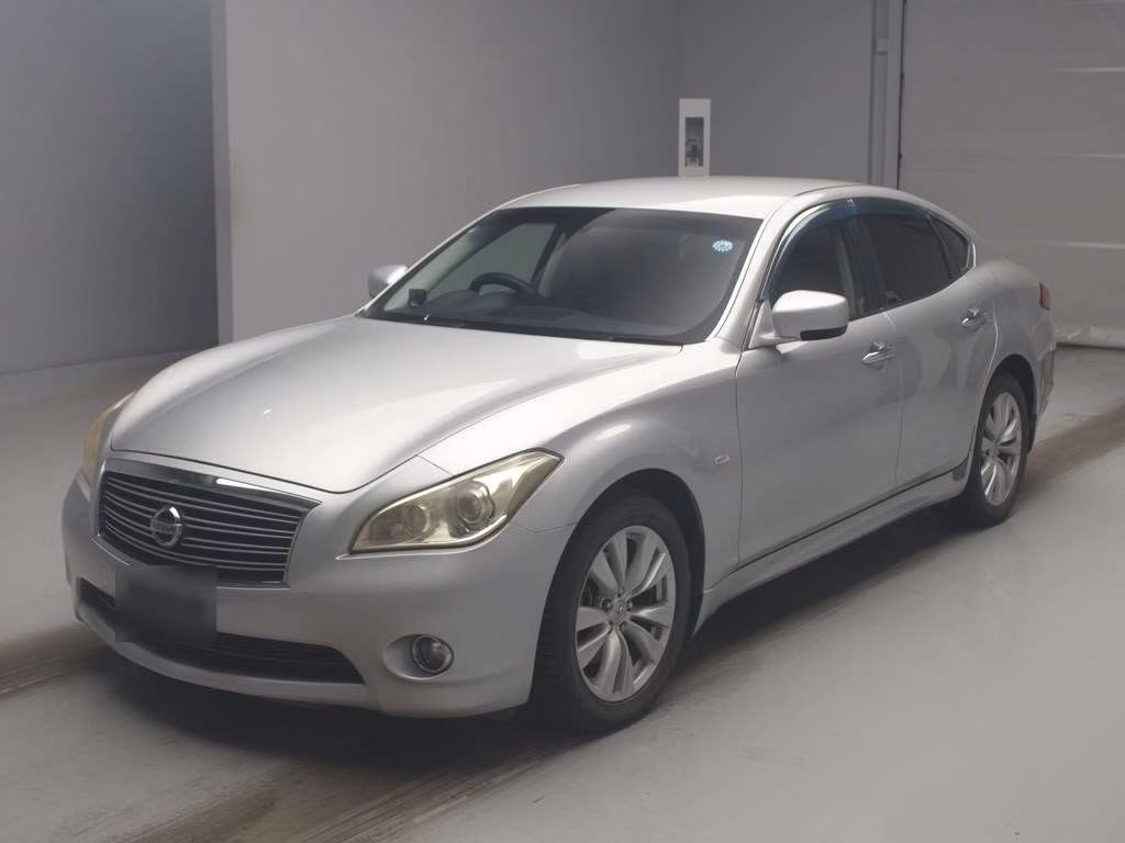 NISSAN FUGA
