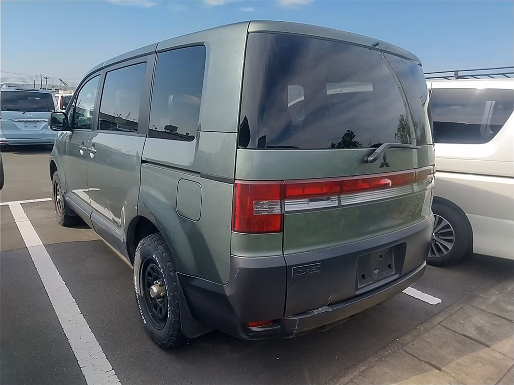 MITSUBISHI DELICA D:5