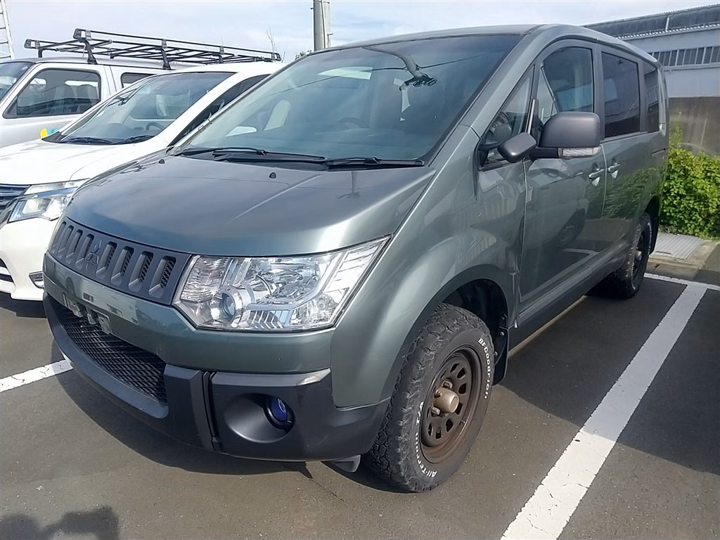 MITSUBISHI DELICA D:5