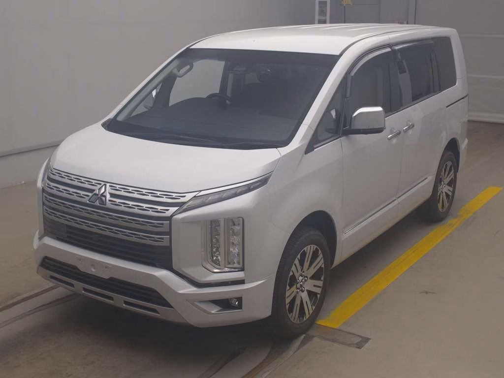 MITSUBISHI DELICA D:5