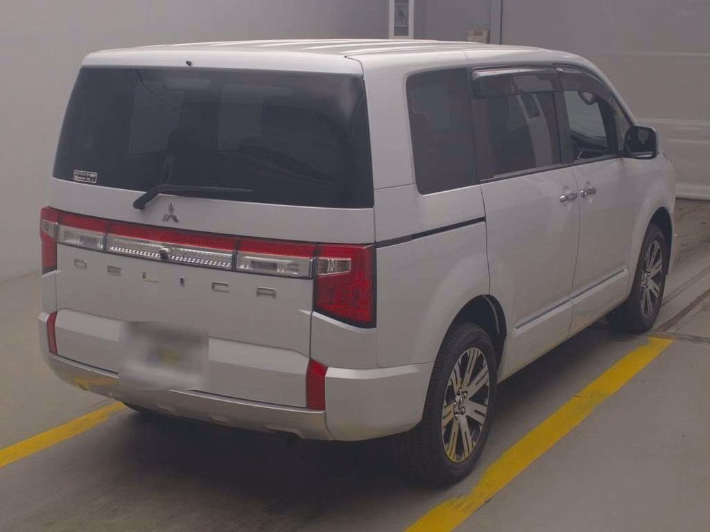 MITSUBISHI DELICA D:5