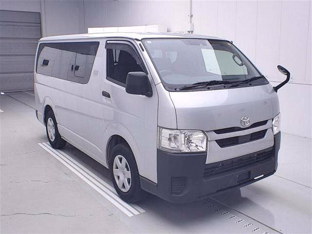 TOYOTA REGIUS ACE