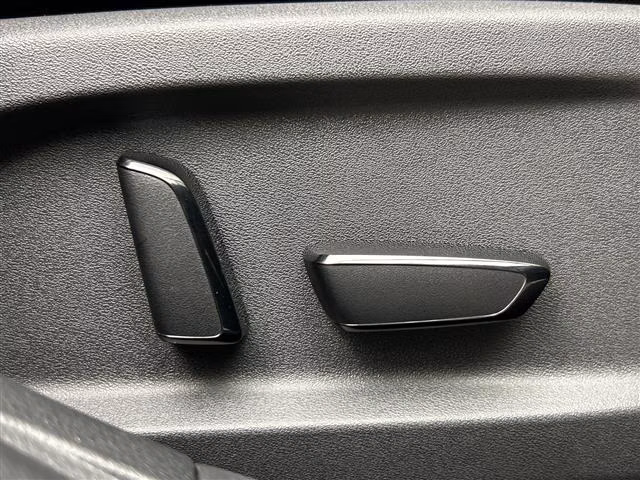 NISSAN AURA