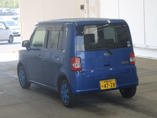 DAIHATSU MOVE CONTE