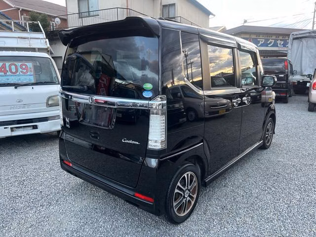 HONDA N-BOX