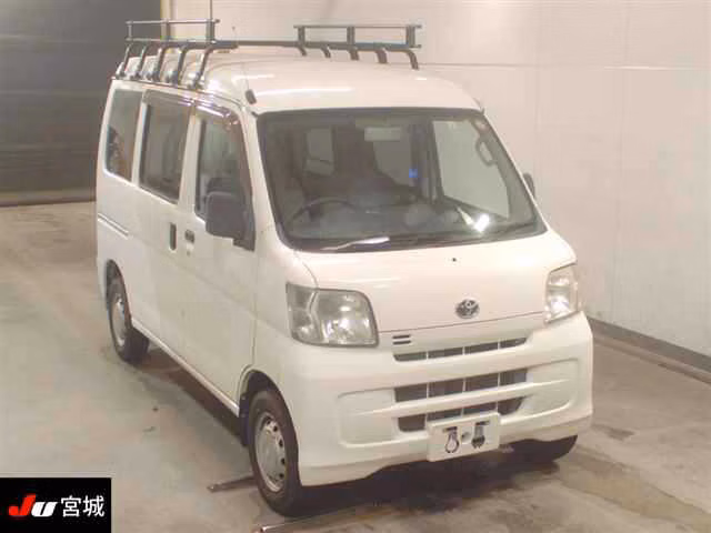 TOYOTA PIXIS VAN