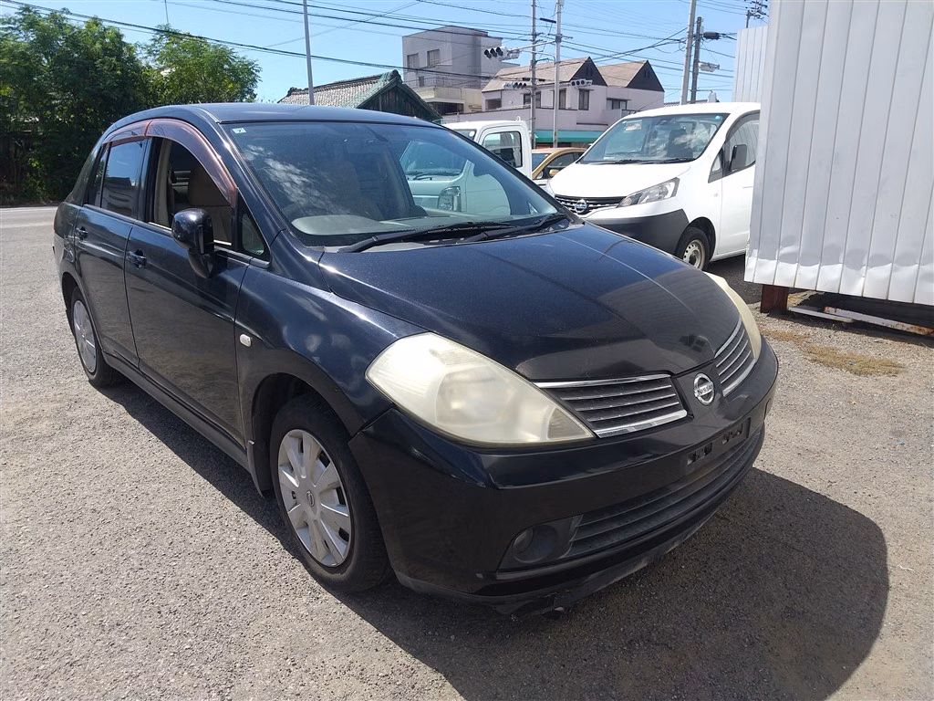 NISSAN TIIDA LATIO