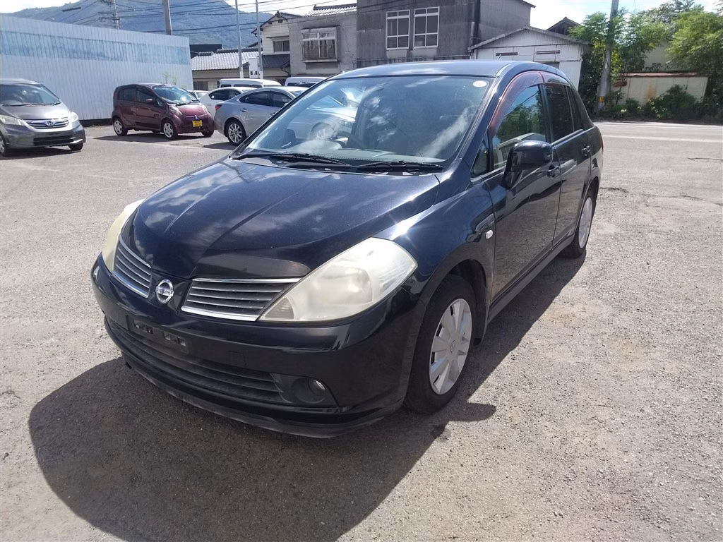 NISSAN TIIDA LATIO