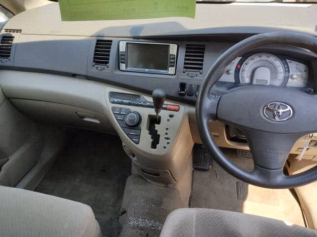 TOYOTA ISIS