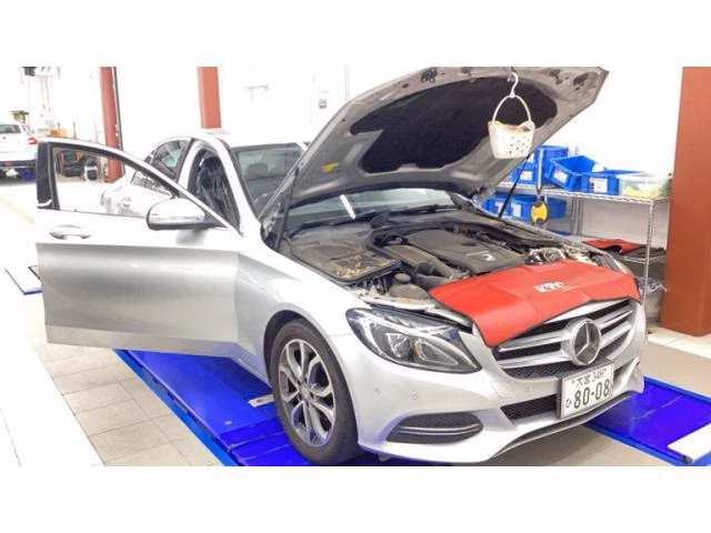 MERCEDES-BENZ C-CLASS