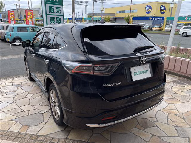 TOYOTA HARRIER