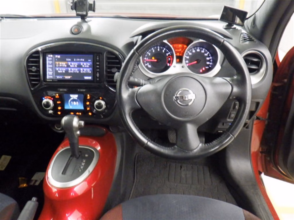 NISSAN JUKE