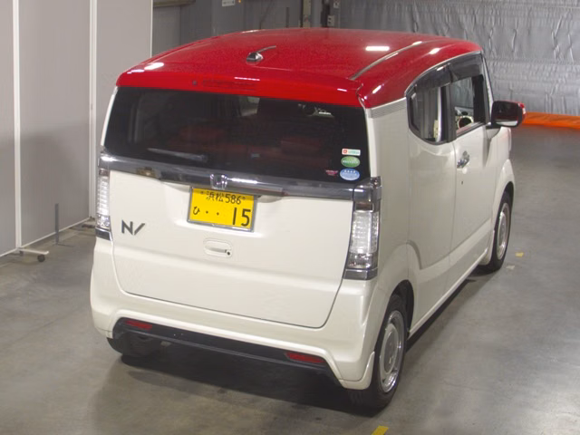 HONDA N-BOX SLASH