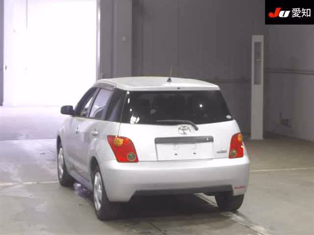 TOYOTA IST
