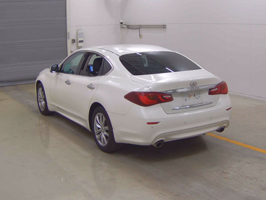 NISSAN FUGA