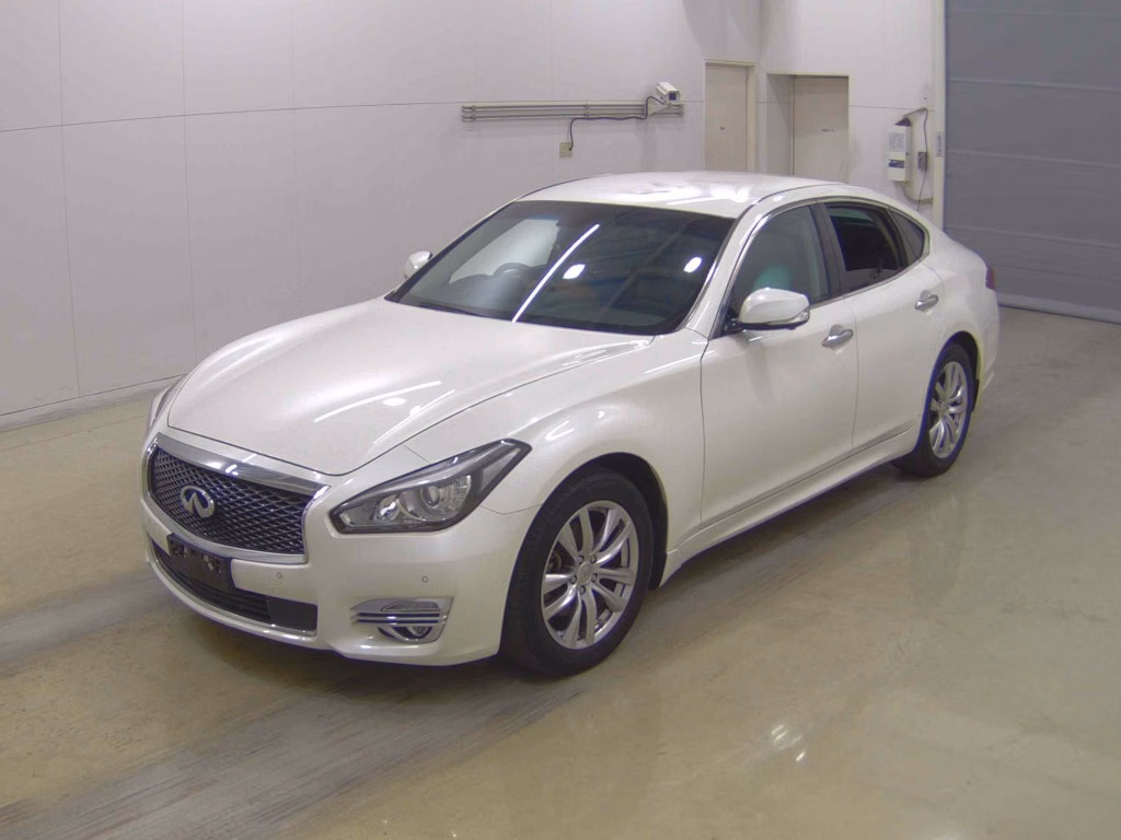 NISSAN FUGA