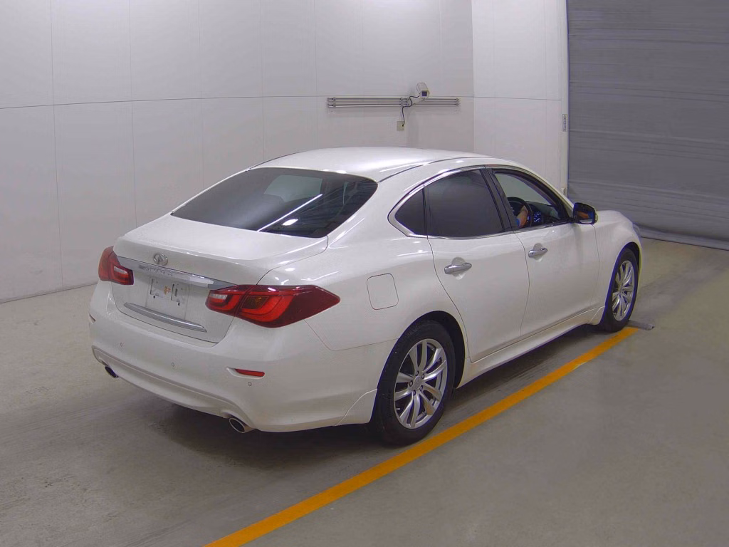 NISSAN FUGA