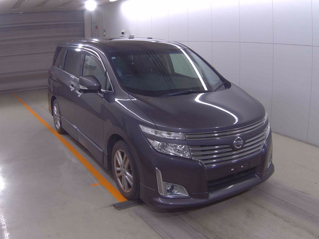 NISSAN ELGRAND