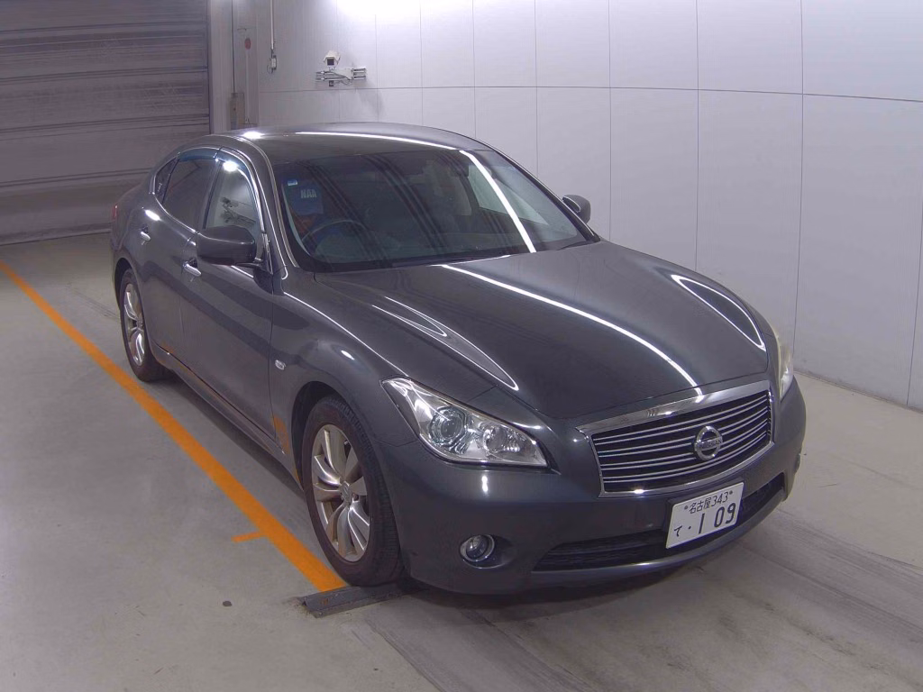 NISSAN FUGA