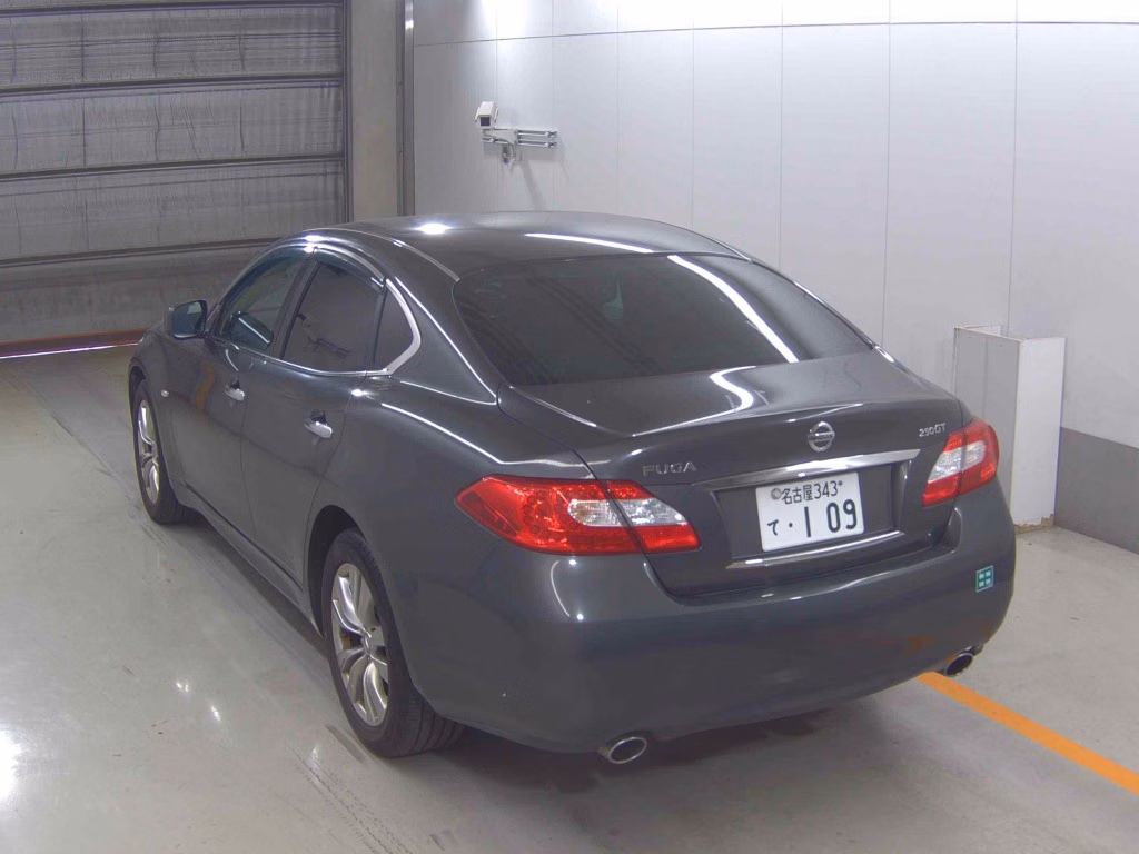 NISSAN FUGA
