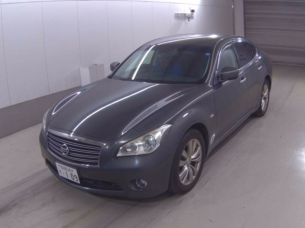 NISSAN FUGA