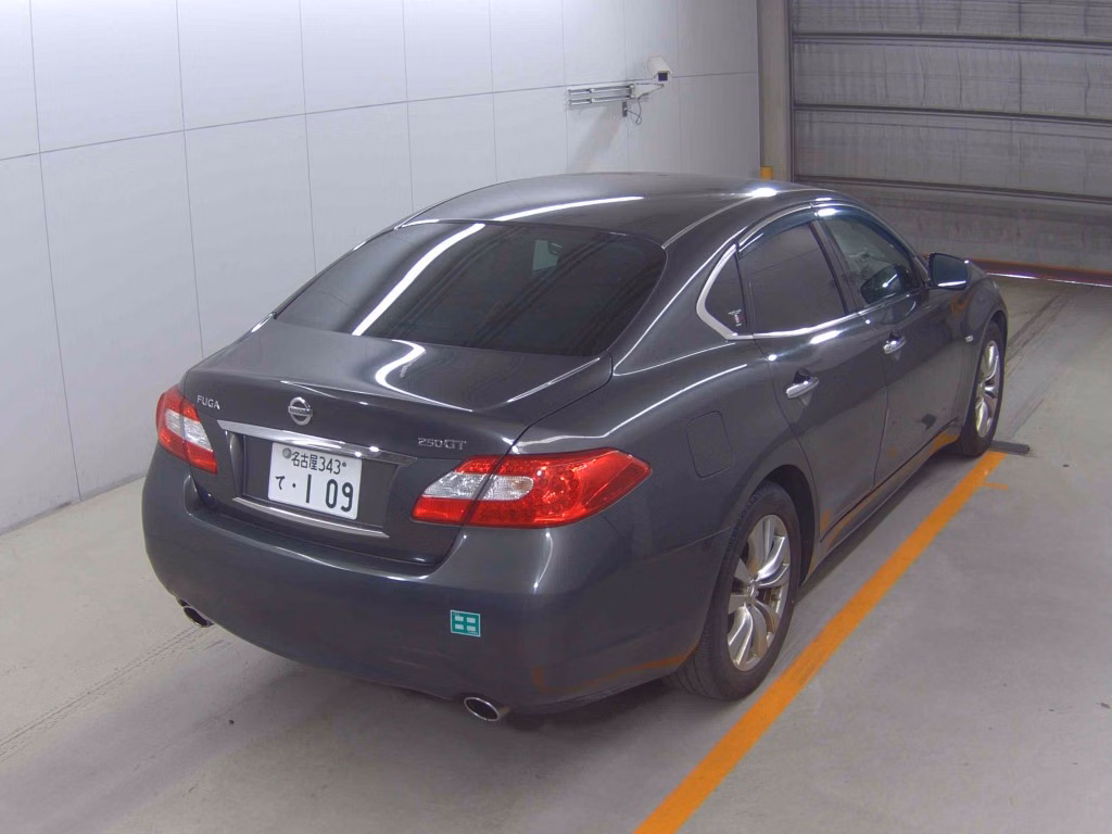 NISSAN FUGA