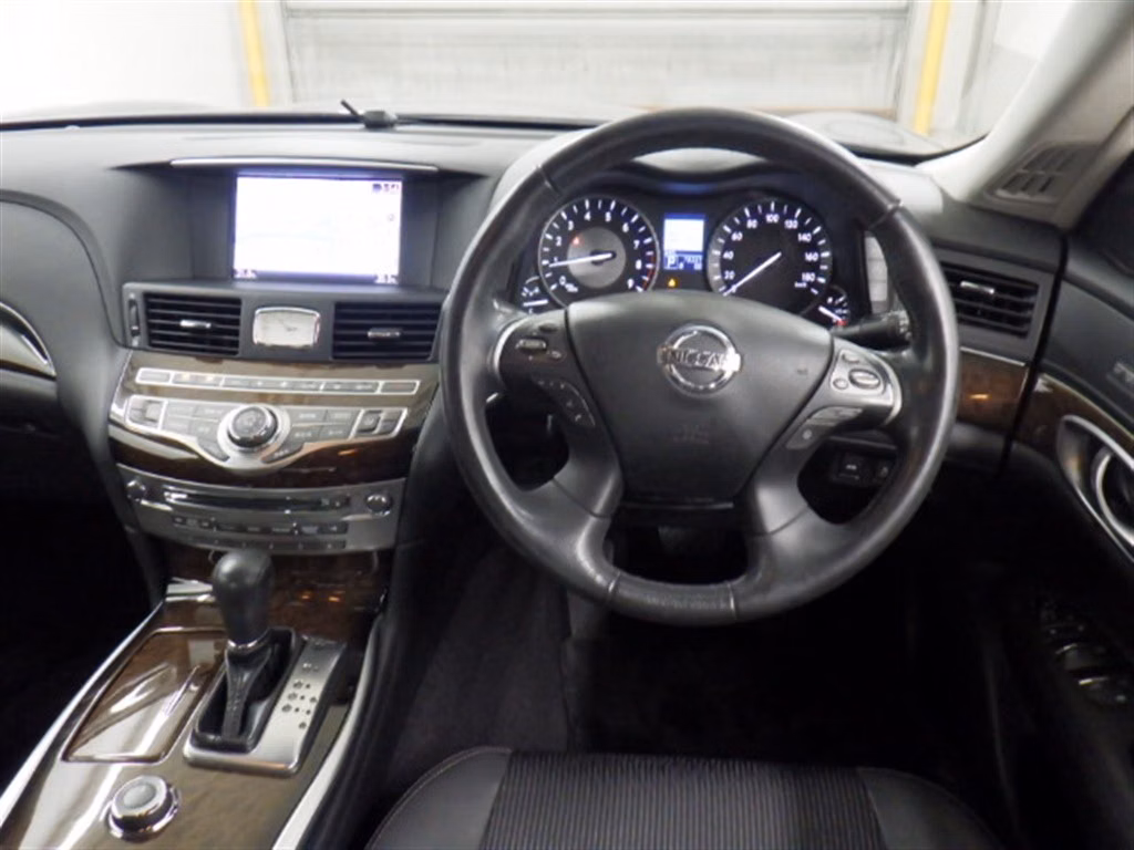 NISSAN FUGA