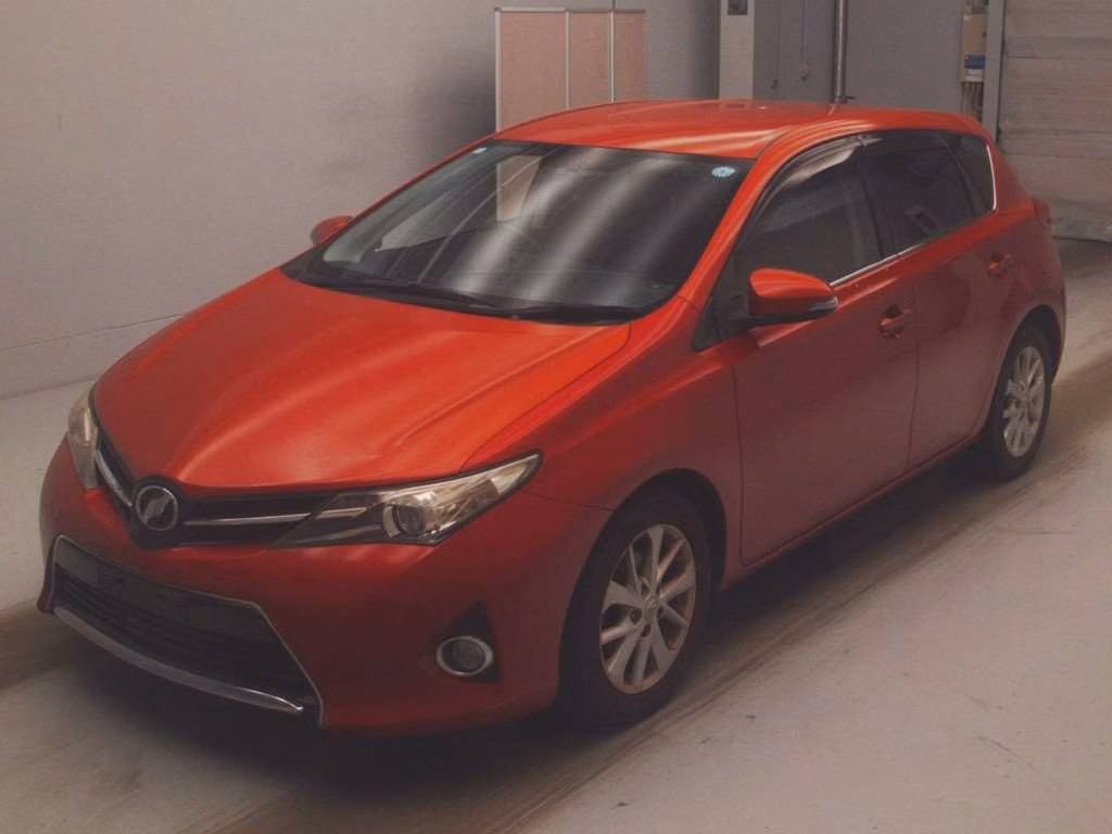 TOYOTA AURIS