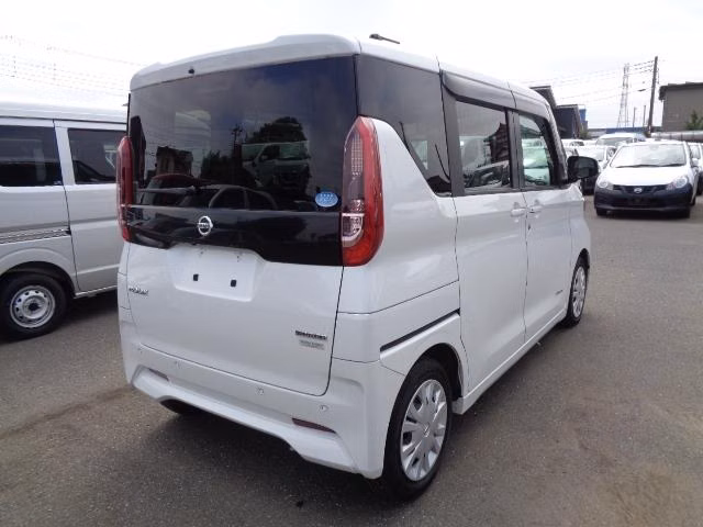 NISSAN ROOX
